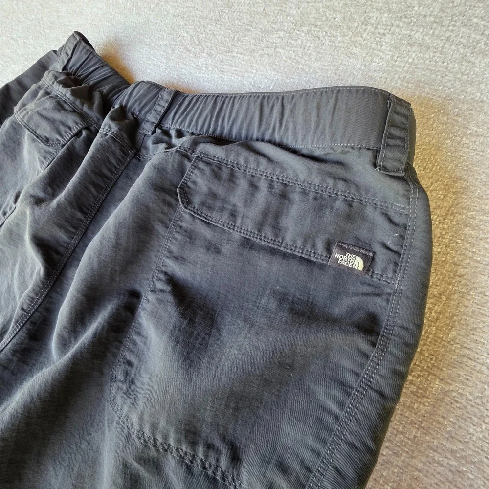 The North Face T150 T550‎ Belted Convertible Hiking Cargo Pants Men's XL Grey